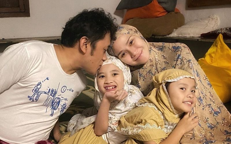 Cara Bijak Zaskia Mecca Jelaskan Malam Lailatul Qadar ke Putrinya