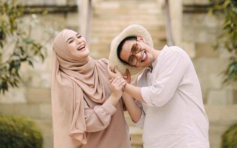 5 Potret Romantis Citra Kirana & Rezky Adhitya saat Babymoon