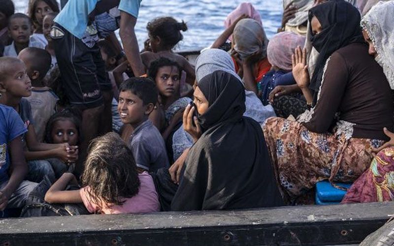 94 Warga Rohingya di Aceh Akhirnya Dievakuasi Ke Daratan