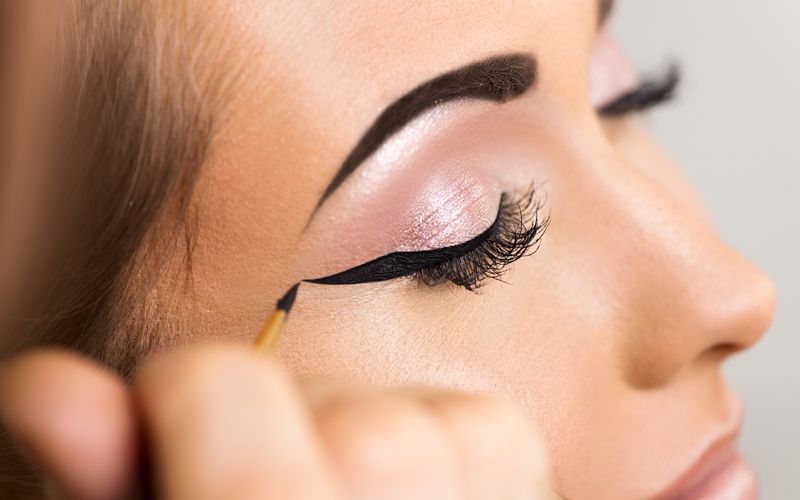 5 Kesalahan yang Masih Sering Terjadi Ketika Mengaplikasikan Eyeliner
