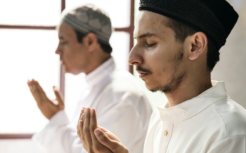 Sering Malas Beribadah? Coba Baca Doa Ini Setelah Shalat