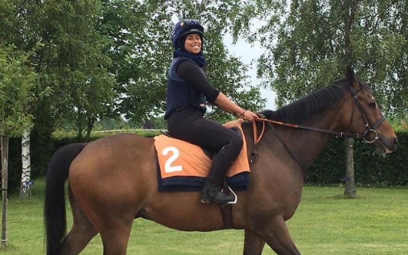 Khadijah Mellah, Remaja Berhijab Pertama Pemenang Piala Magnolia