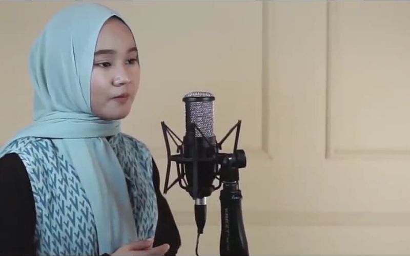 Lirik Shalawat Astaghfirulloh versi Kelangan - Fitriana Esbeye Cover
