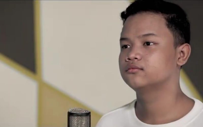 Lirik dan Terjemahan Shalawat Robbi Kholaq - Fadli Habibi Cover