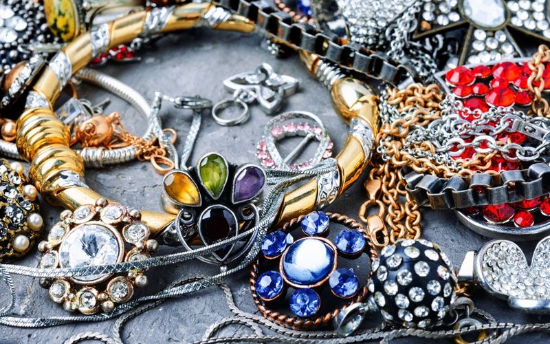 Bukan Harta dan Emas, Ini Perhiasan Muslim yang Lebih Utama