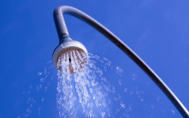 Sering Mandi Air Hangat? Yuk Simak Dampak Buruknya Ini!