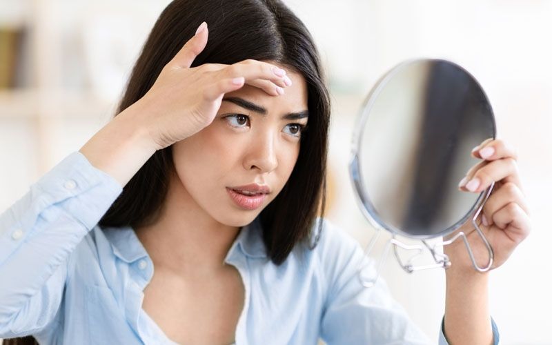 4 Tips yang Ampuh Mengatasi Beruntusan di Dahi