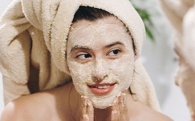 Ingin Kulit Halus? Yuk Coba 5 Scrub dari Bahan Alami Ini!
