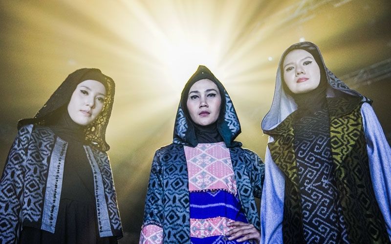 43 Desainer dan Brand Lokal Tutup Virtual Fashio Show ISEF 2020