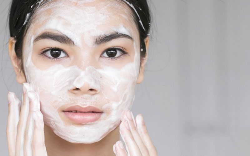 5 Kesalahan Mencuci Wajah Ini Bisa Buat Keriput di Wajah