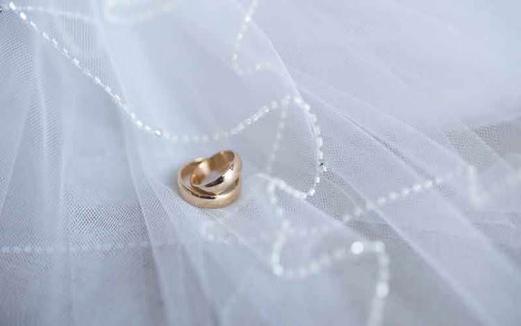 Mana Lebih Utama, Mahar Hapalan Surat Al Qur'an atau Harta?