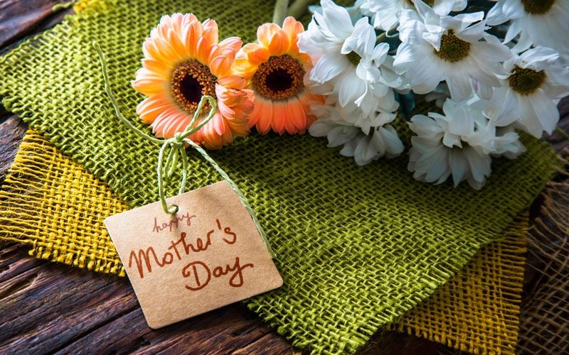 9 Ayat Al Qur'an dan Hadits tentang Kewajiban Berbakti pada Ibu