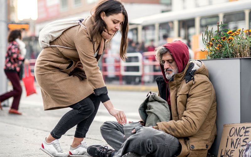 Waspadai Bahaya Bersedekah dengan Harta Haram!
