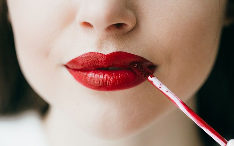 Tips Memilih Warna Lipstik yang Pas dengan Skintone