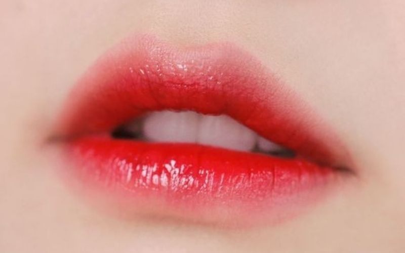 Bosen dengan Teknik Lipstick yang Itu Saja? Coba 5 Tips Ombre ala Korean Lips, Yuk!