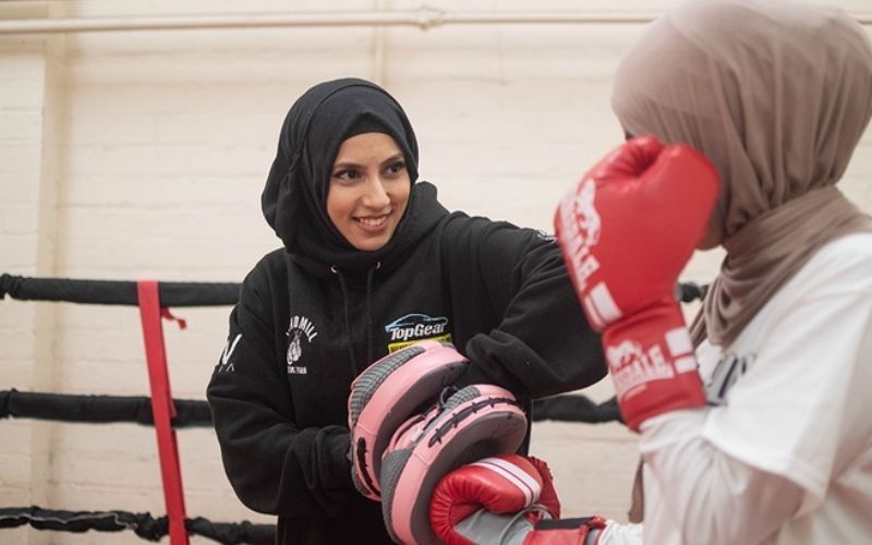 Haseebah Abdullah, Pelatih Tinju Berhijab Pertama di Inggris