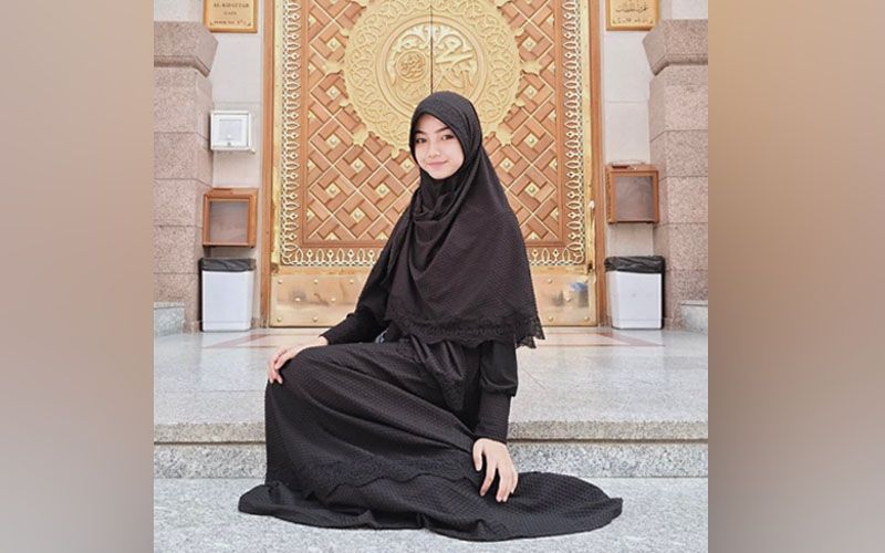 5 Potret Glenca Chysara Mengenakan Hijab, Netizen: "Anggun Banget Pake Jilbab"