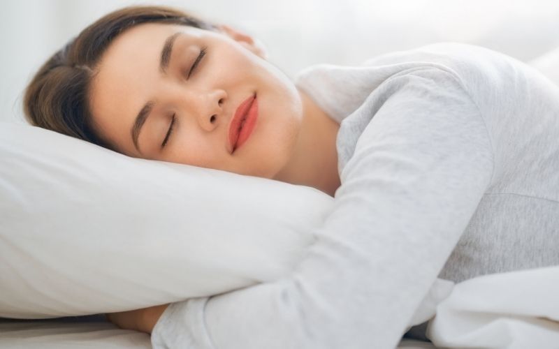 Benarkah Melepas Bra Saat Tidur Lebih Sehat?