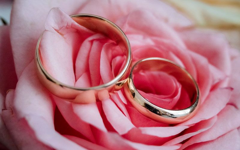 Dalam Islam Bagaimana Hukum Wanita Melamar Pria ?