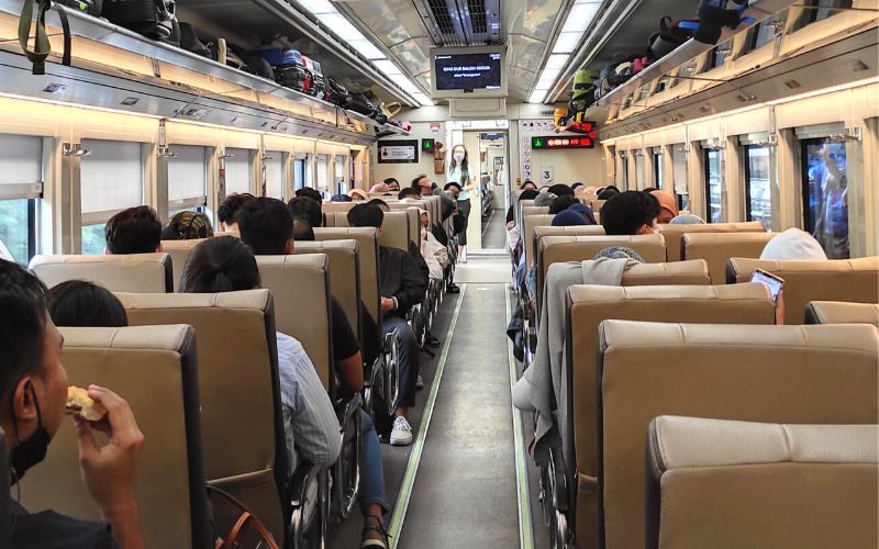 Jelang Liburan Tahun Baru, Berikut Syarat Baru Naik Kereta Api