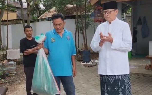 Mantan Gubernur Banten, Diteror Sekarung Ular di Kediamannya