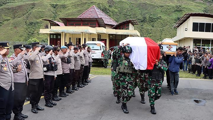 Kronologi 2 Personel TNI-Polri Tewas Ditembak KKB saat Penjagaan Salat Tarawih di Puncak Jaya, Papua