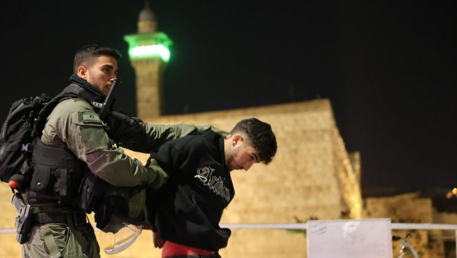 Pasukan Israel Serang Masjid Al-Aqsa dan Menahan 400 Jemaah Palestina