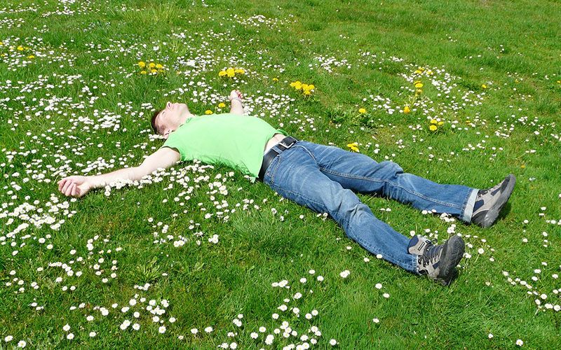 6 Teknik Pernapasan Terbaik untuk Tidur Nyenyak dan Menenangkan