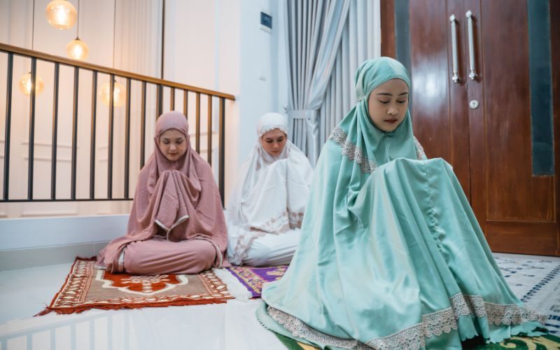 Masih Sering Bingung, Ini Perbedaan Tahajud dan Qiyamul Lail