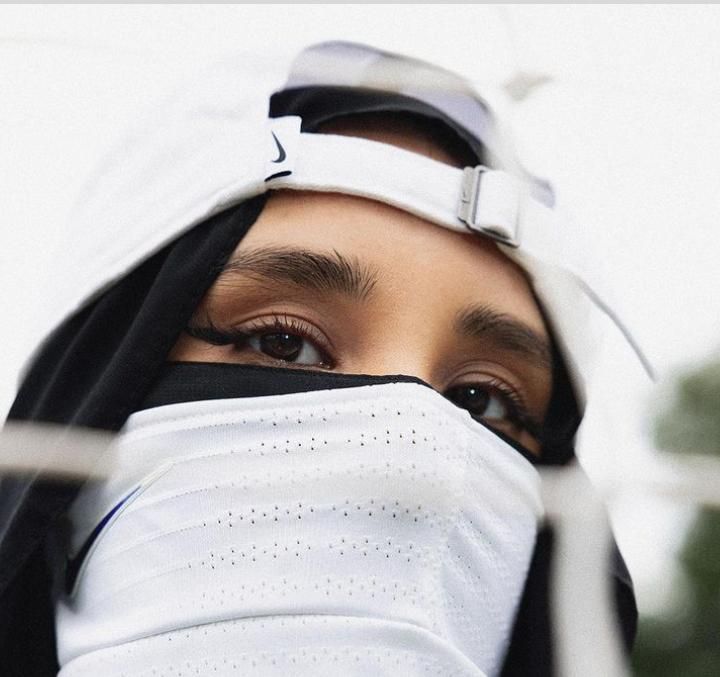 Kolaborasi Nike x Saeedah Haque Menghasilkan Abaya yang Bergaya