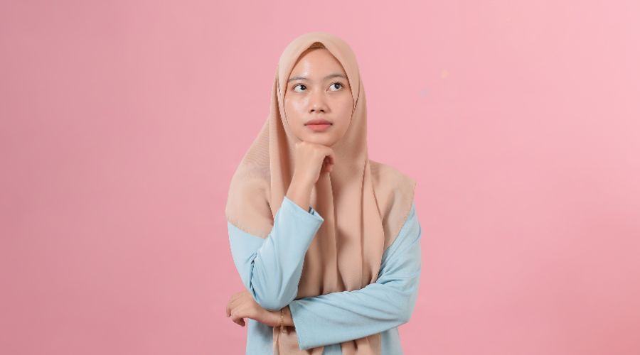 "Urus Saja Dirimu Sendiri!" Benarkah Sikap Apatis Dibenarkan dalam Islam?