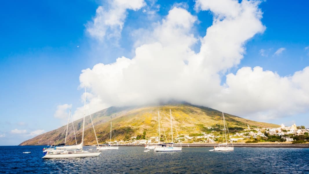 Vacanze in barca alle Isole Eolie