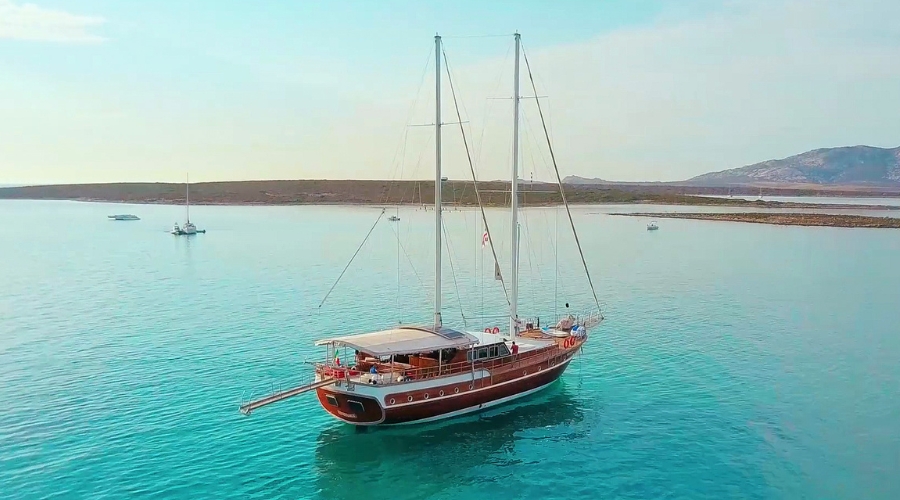 Noleggio catamarano in Sardegna