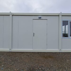 BUNGALOW MIT SANITÄRBEREICH