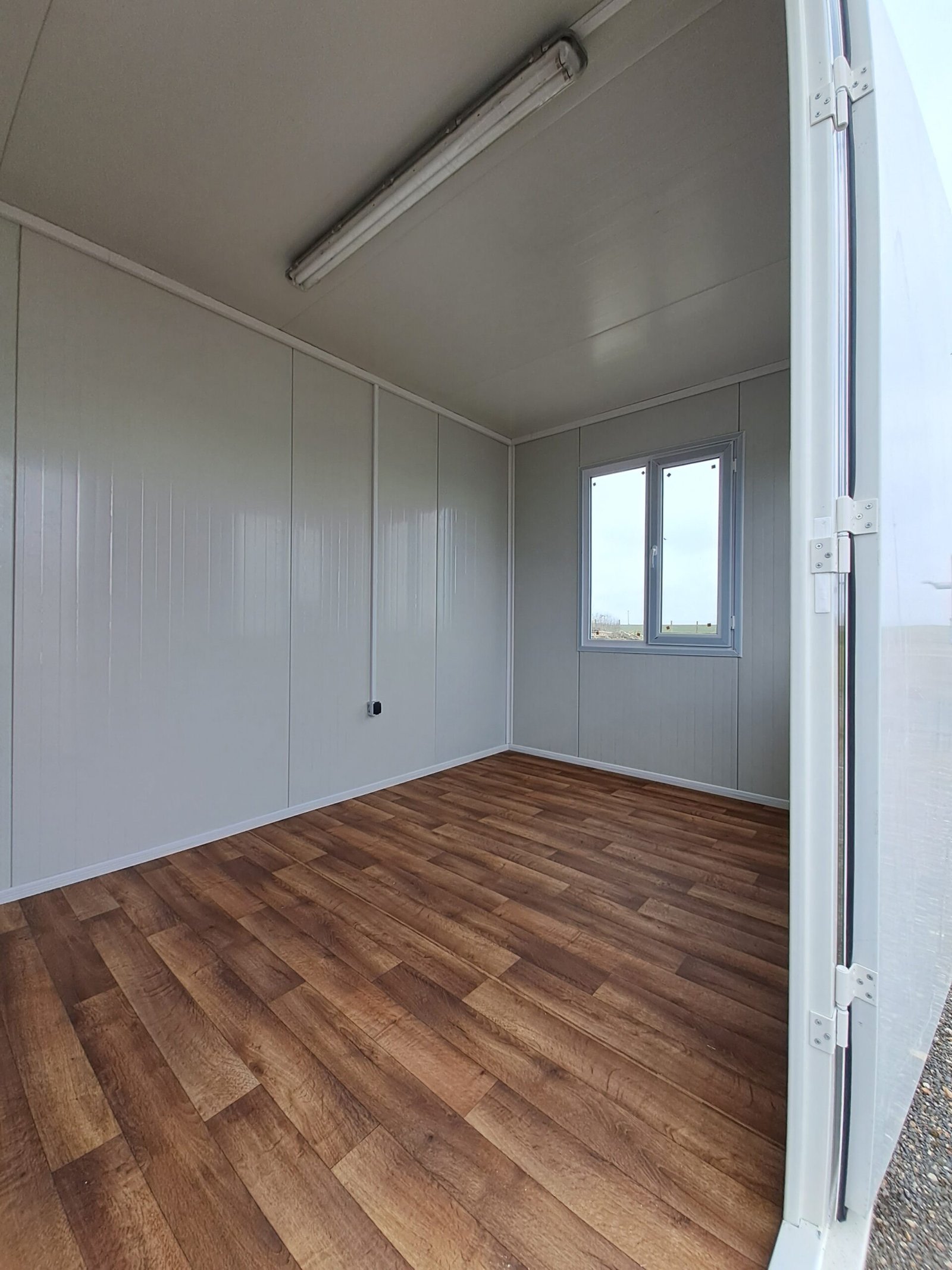 BUNGALOW MIT SANITÄRBEREICH - 4