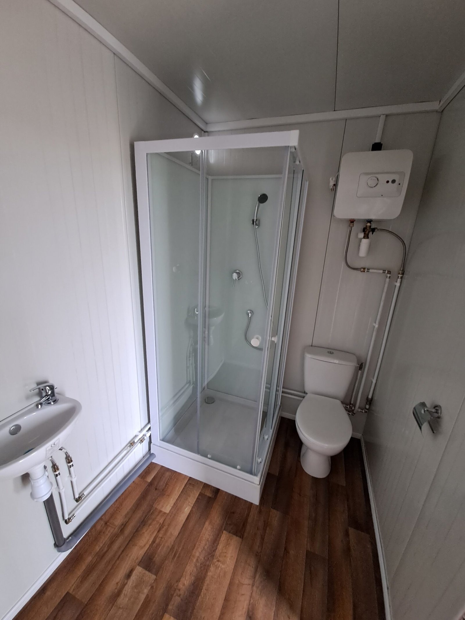 BUNGALOW MIT SANITÄRBEREICH - 5