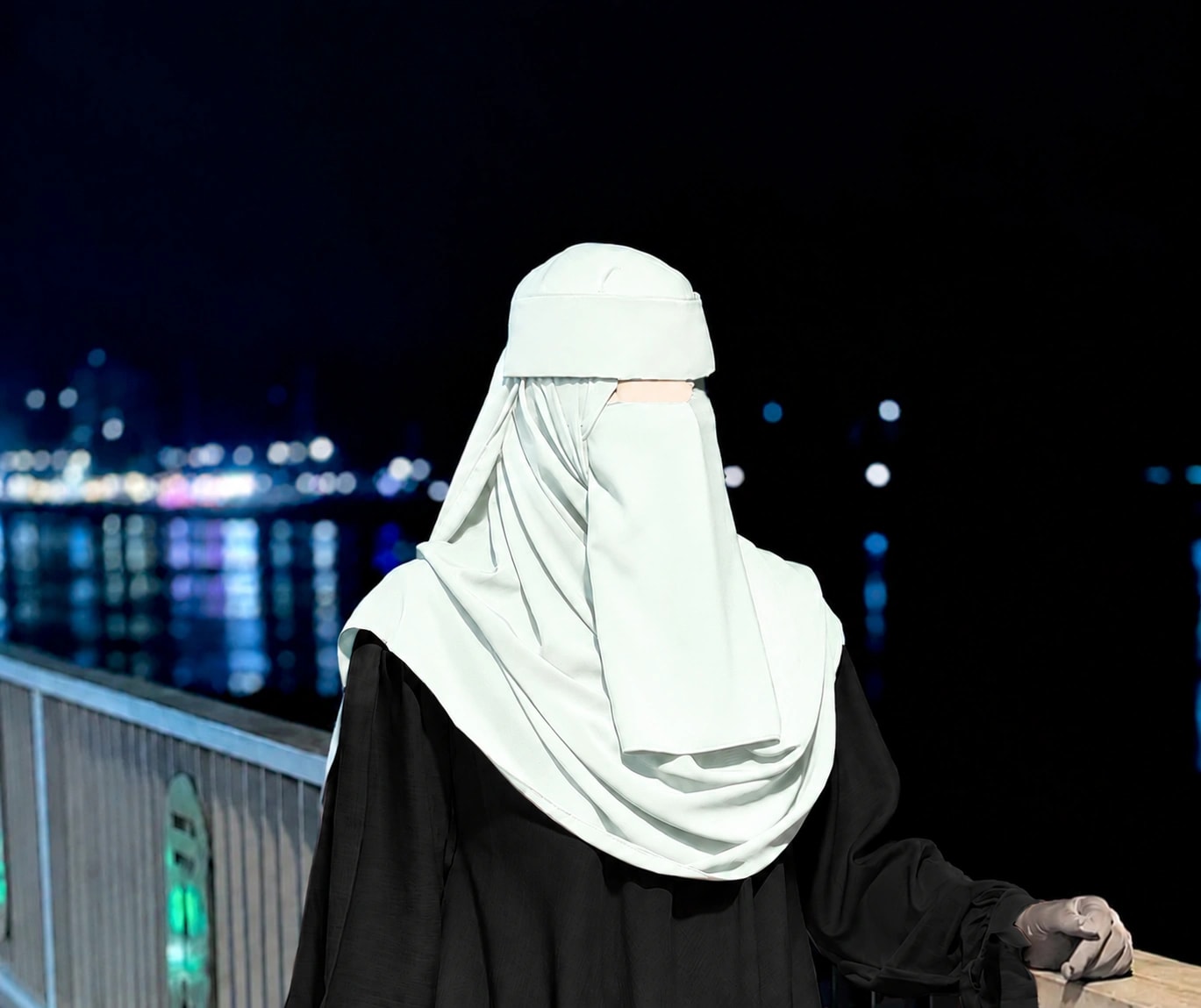 طقم نقاب ايثار خمس قطع ابيض 2م * 1م -نقاب 30سم