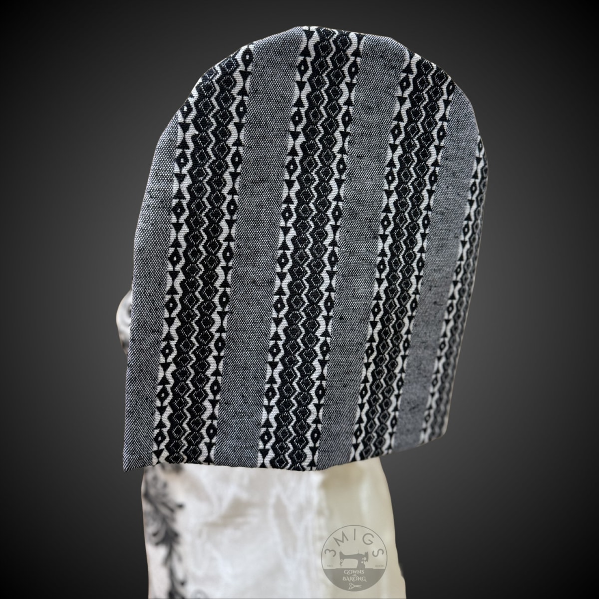 The Chromatic Cocoon