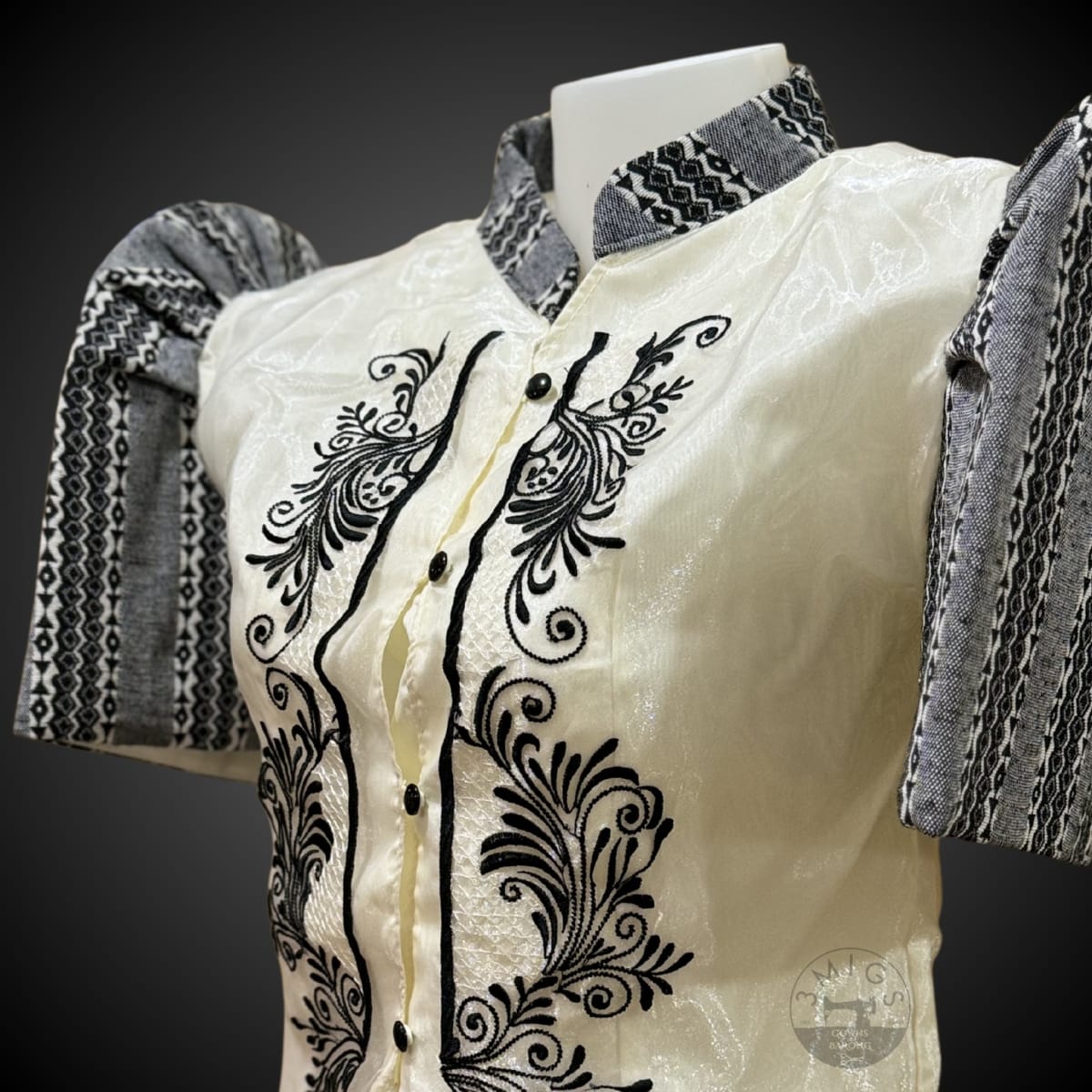 The Chromatic Cocoon