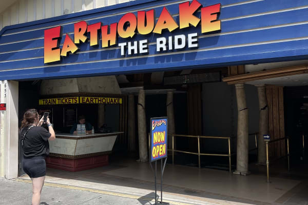 Earthquake The Ride