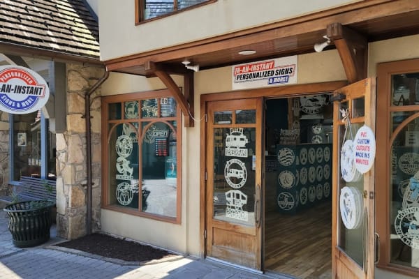 In-An-Instant Personalized Signs
