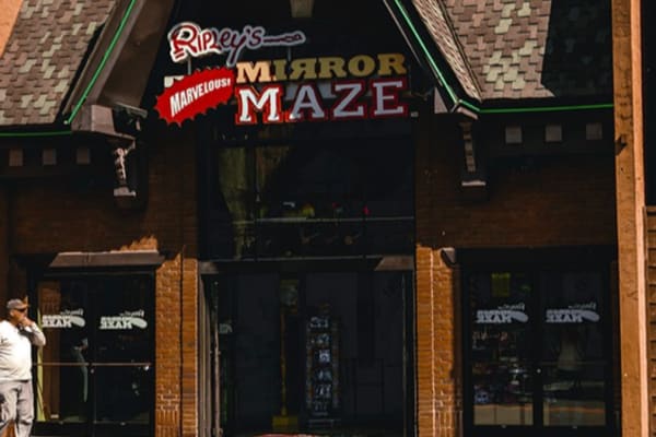Ripley's Mirror Maze