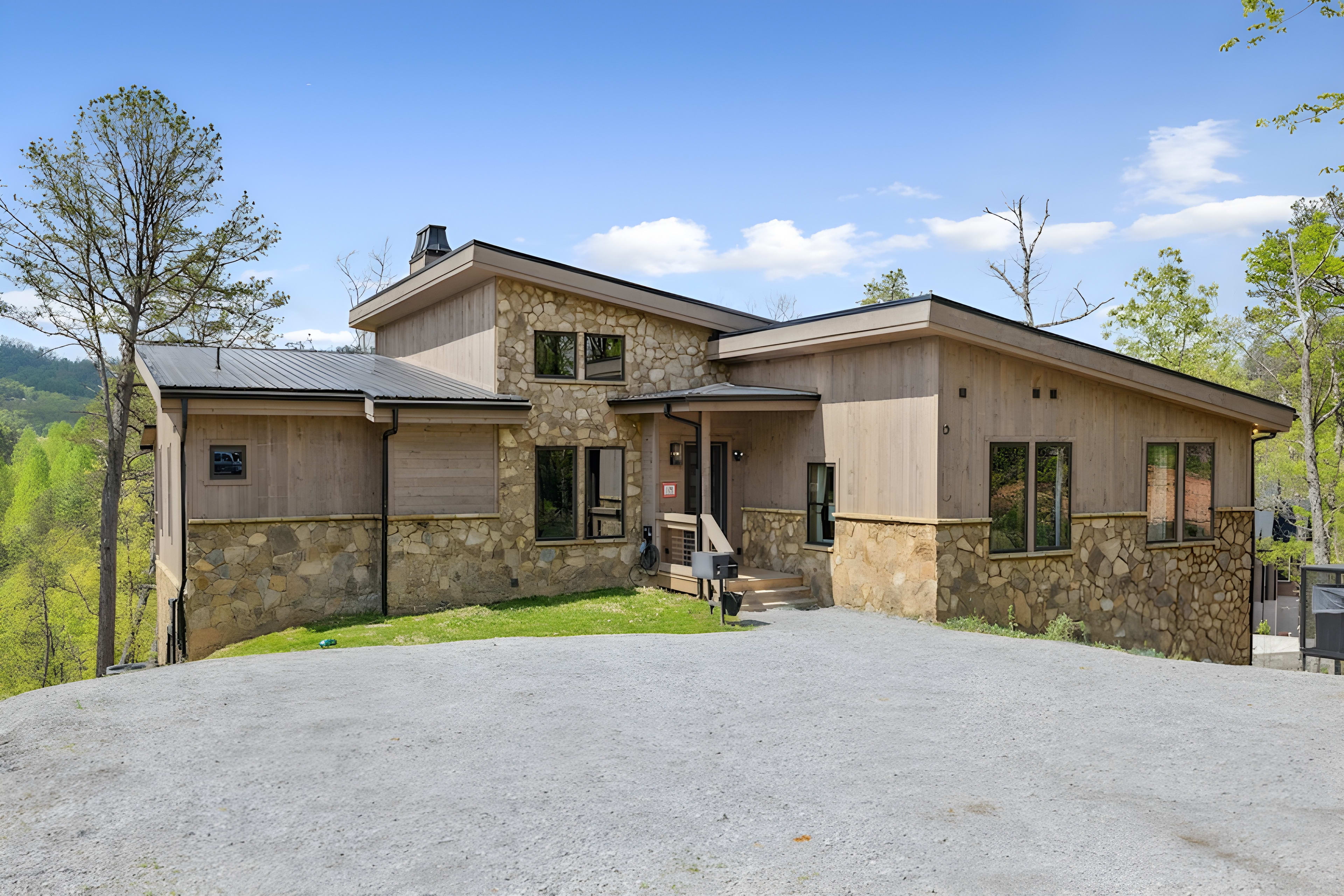Rainbow Ridge Pool - Pigeon Forge Cabin Rental Resort
