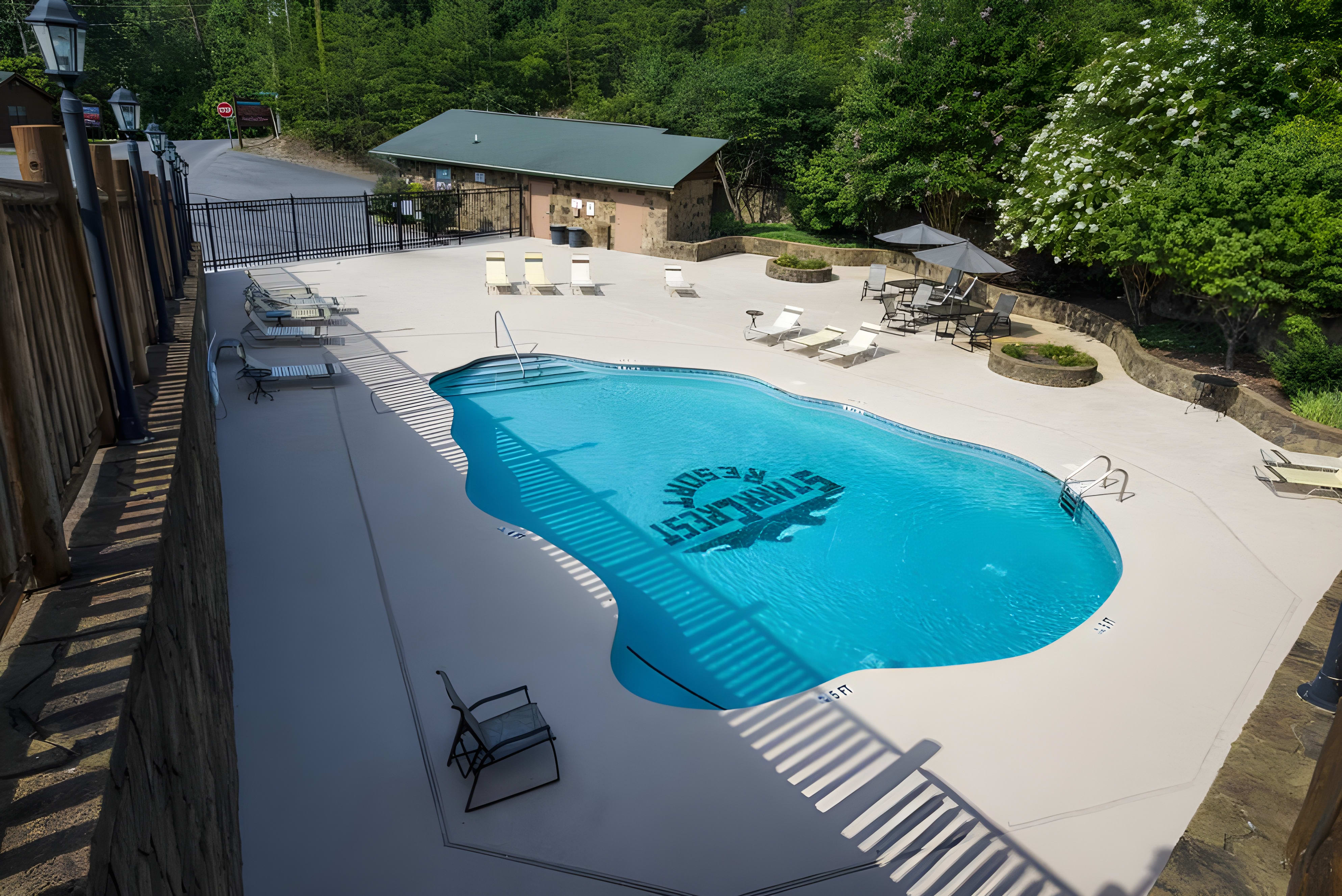Starr Crest Resort View - Pigeon Forge Cabin Rental Resort