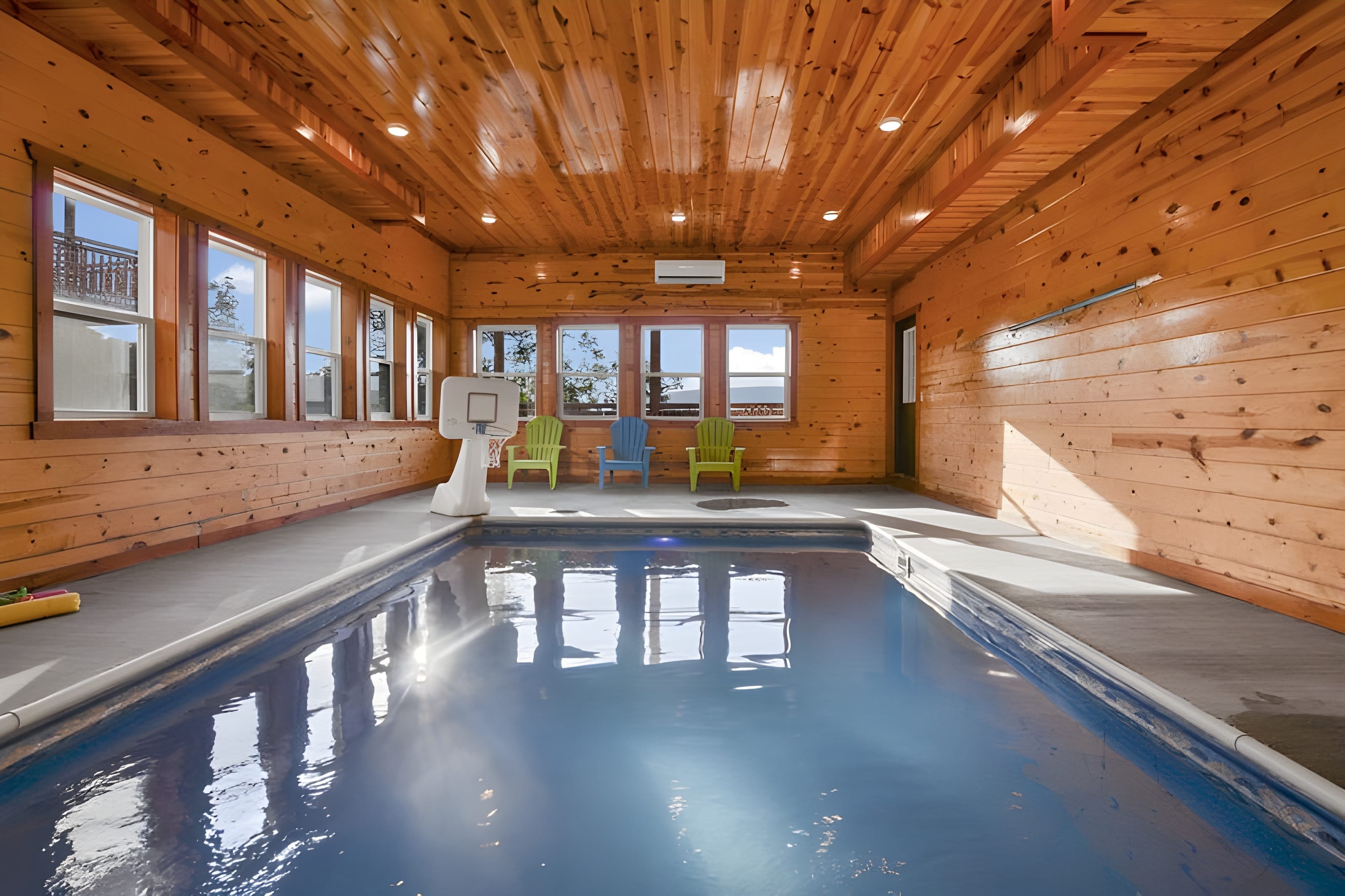 Smoky Mountain Ridge Resort Smoky Ridge Pool - Pigeon Forge Cabin Rental Resort