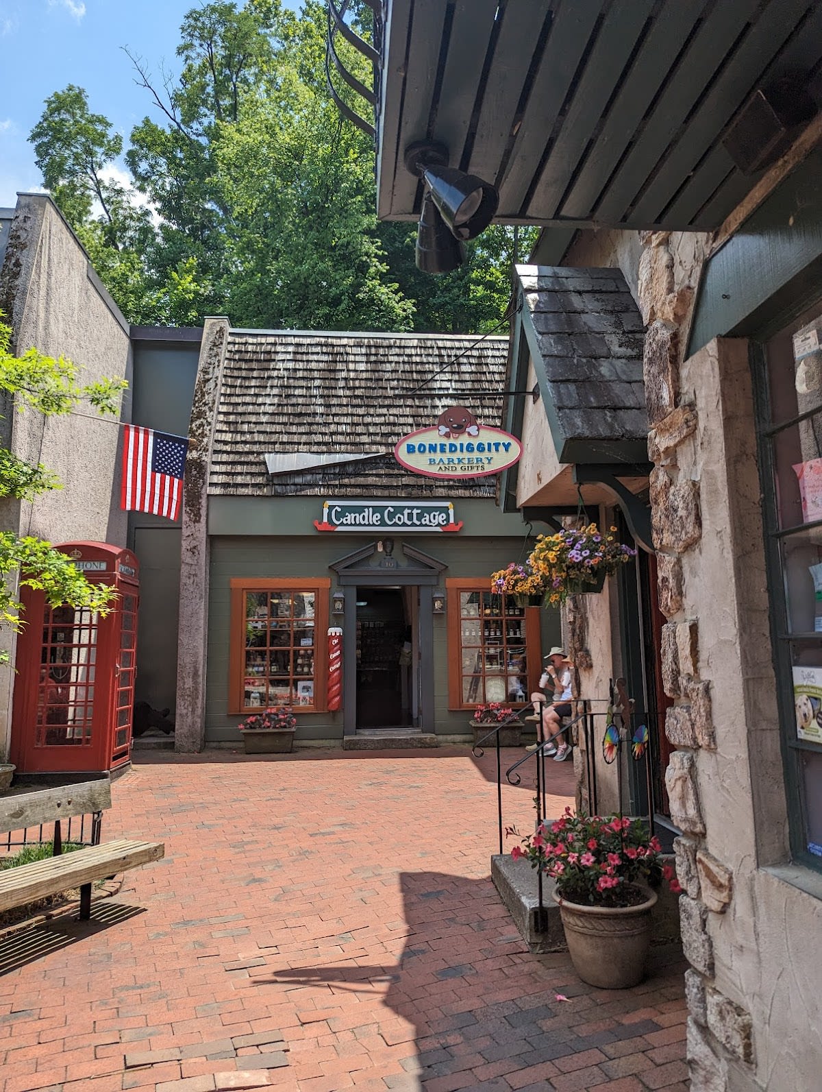 Bonediggity Barkery & Gifts