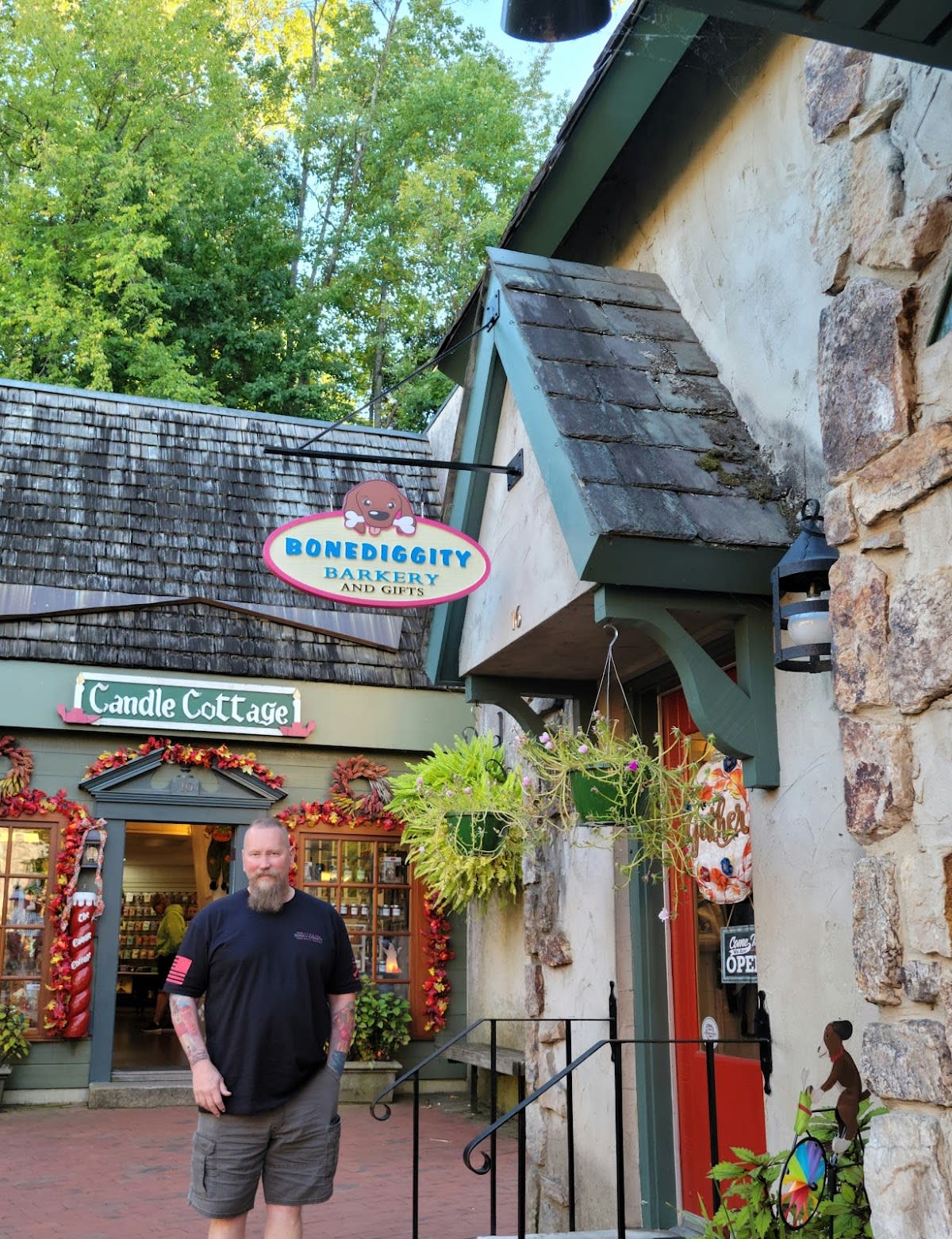 Bonediggity Barkery & Gifts