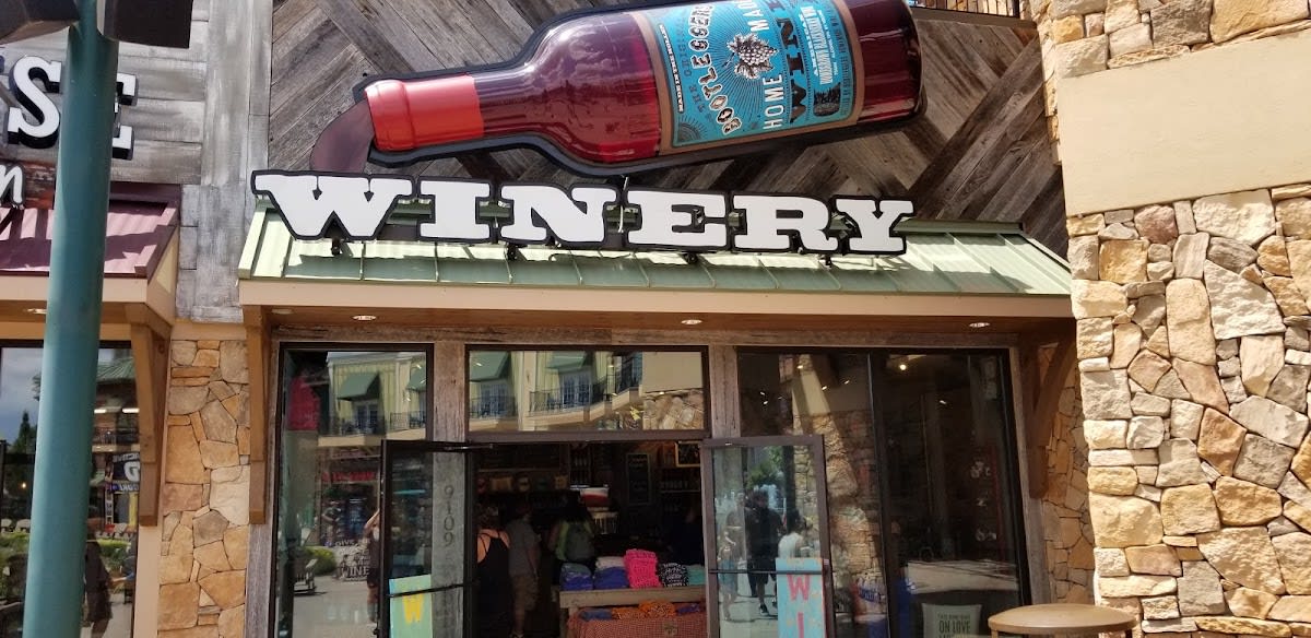 Bootleggers Homemade Wine - The Island