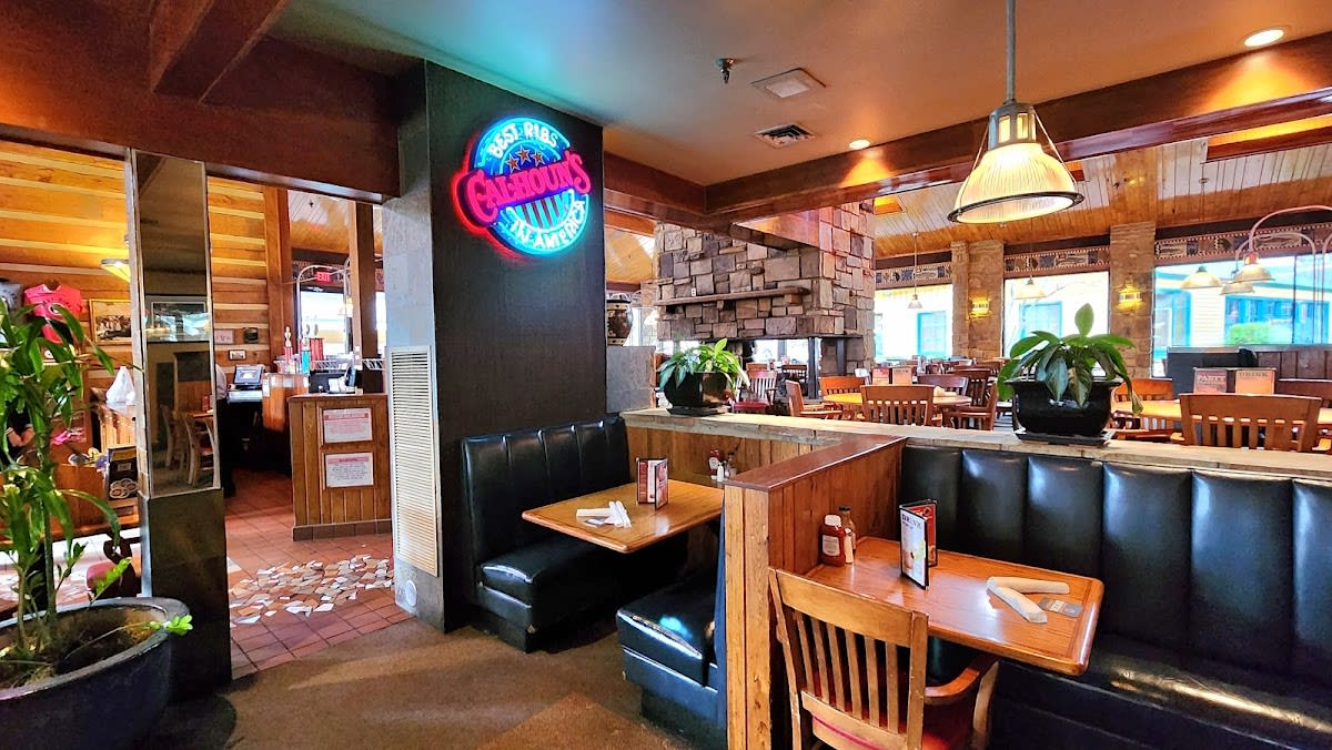 Calhoun's Village & Restaurant