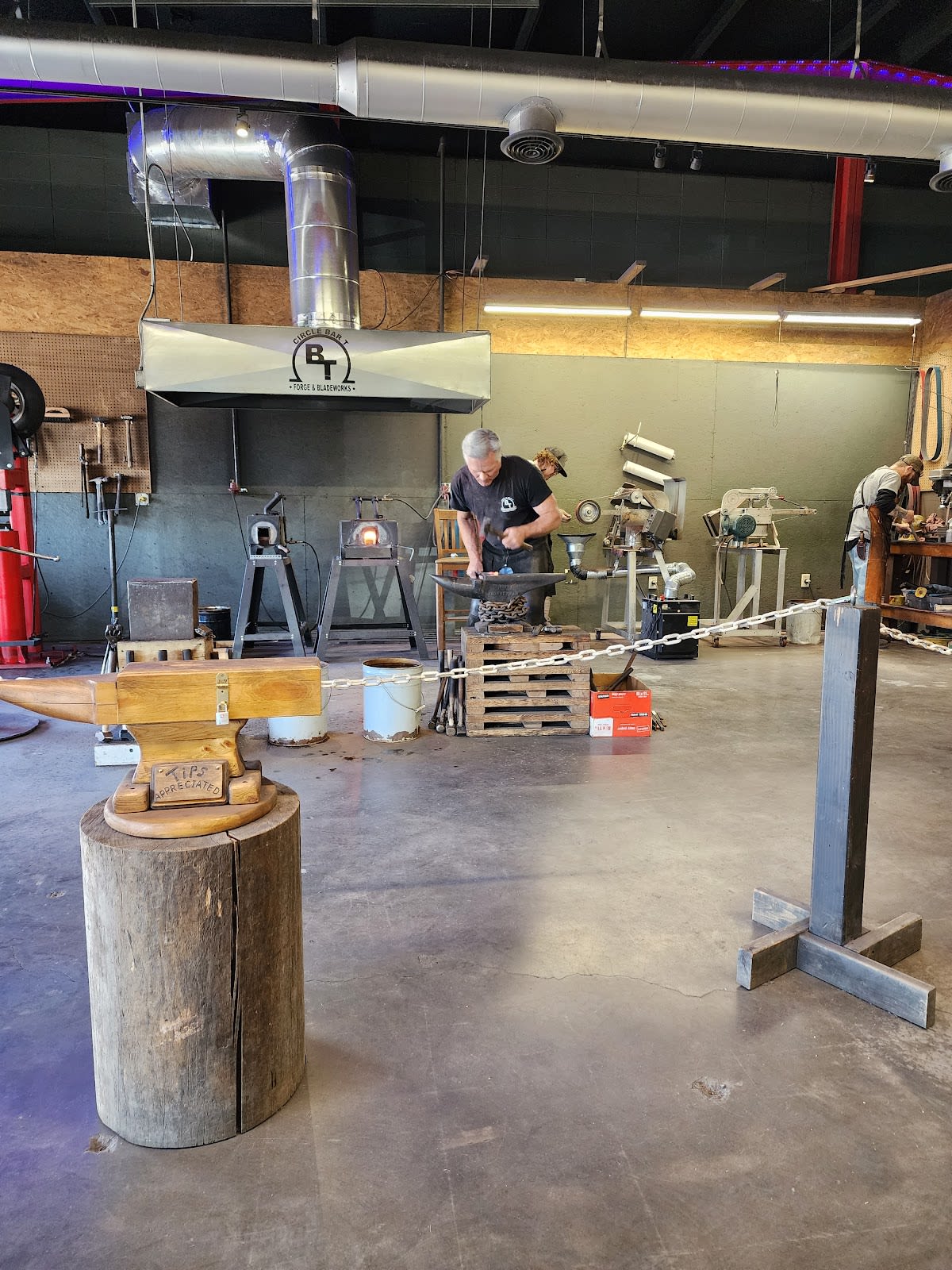 Circle Bar T Forge & Blade Works